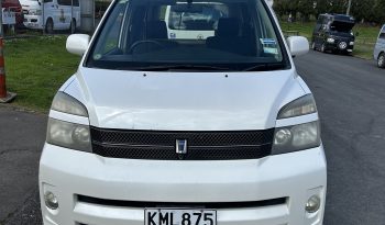 
									Toyota Voxy 2004 Self Contained Campervan full								